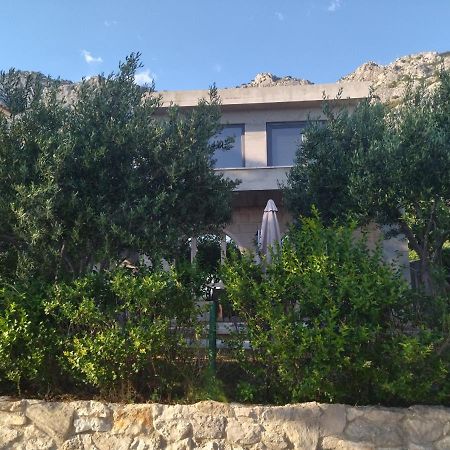 Holiday Home With Free Parking By The Beach Brela Exterior foto