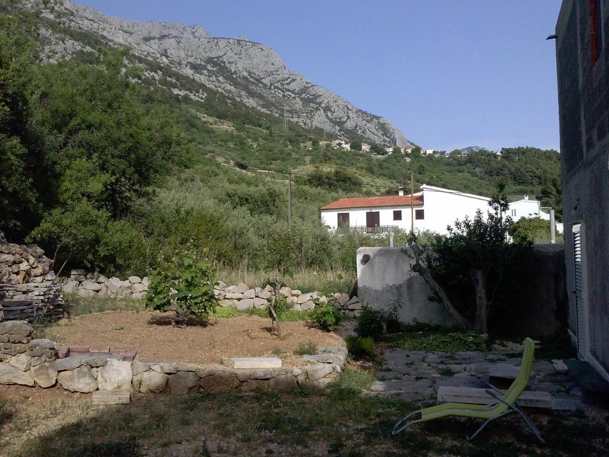 Holiday Home With Free Parking By The Beach Brela Exterior foto