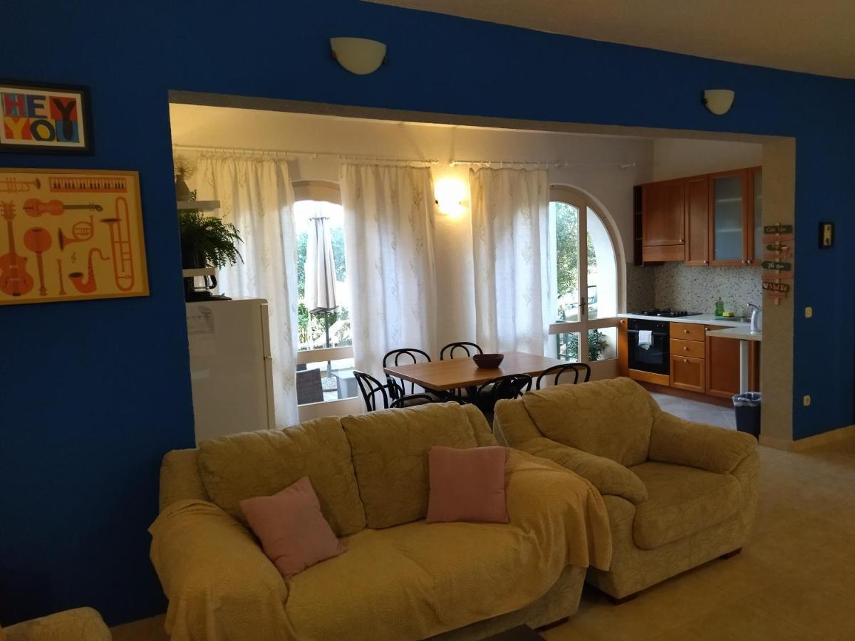Holiday Home With Free Parking By The Beach Brela Exterior foto