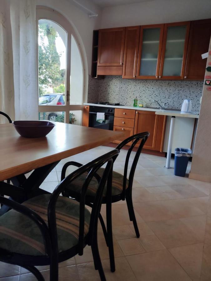 Holiday Home With Free Parking By The Beach Brela Exterior foto