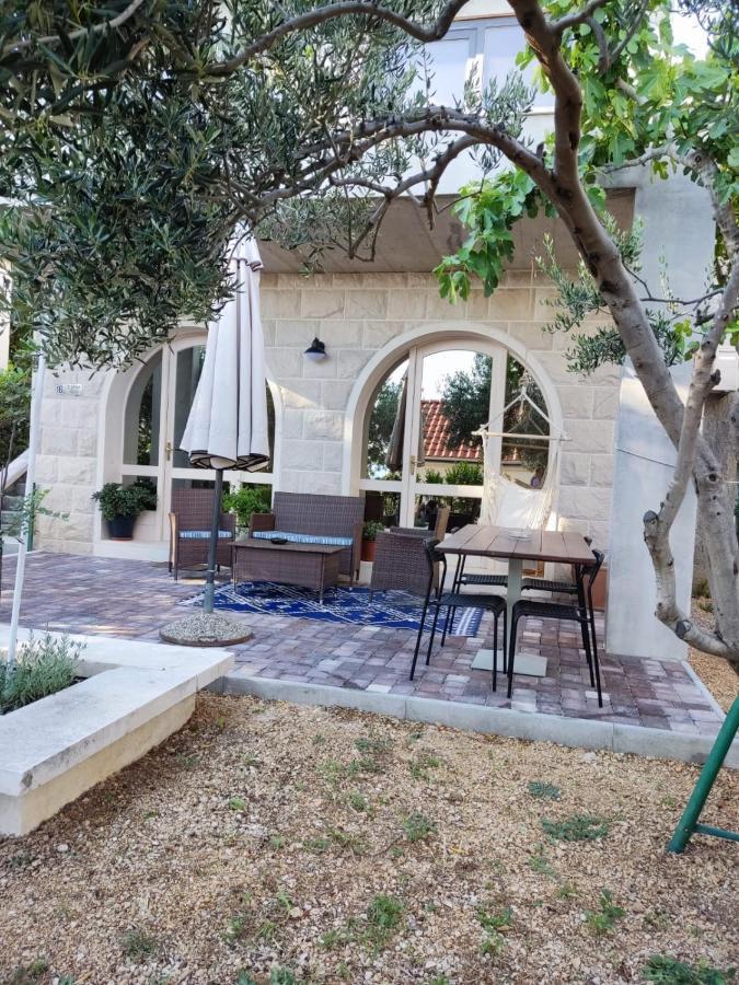 Holiday Home With Free Parking By The Beach Brela Exterior foto